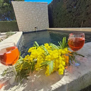 La Maison De Manon, 4-5personnes, 75m2, Centre Village, Jardin Et Wifi Maussane-les-Alpilles